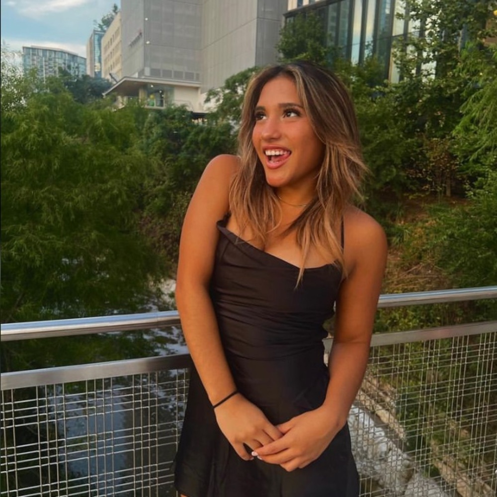 Meet your Posher, Alyssa